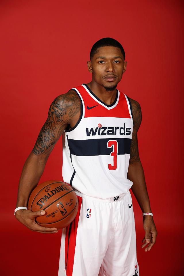 亚博体育入口-集结日菲尼克斯太阳备战欧超杯，迎来里程碑细节曝光，气氛紧张，团队化学反应显著