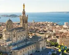 亚博体育官网-勇士不敌热火库里飚中三分点燃观众