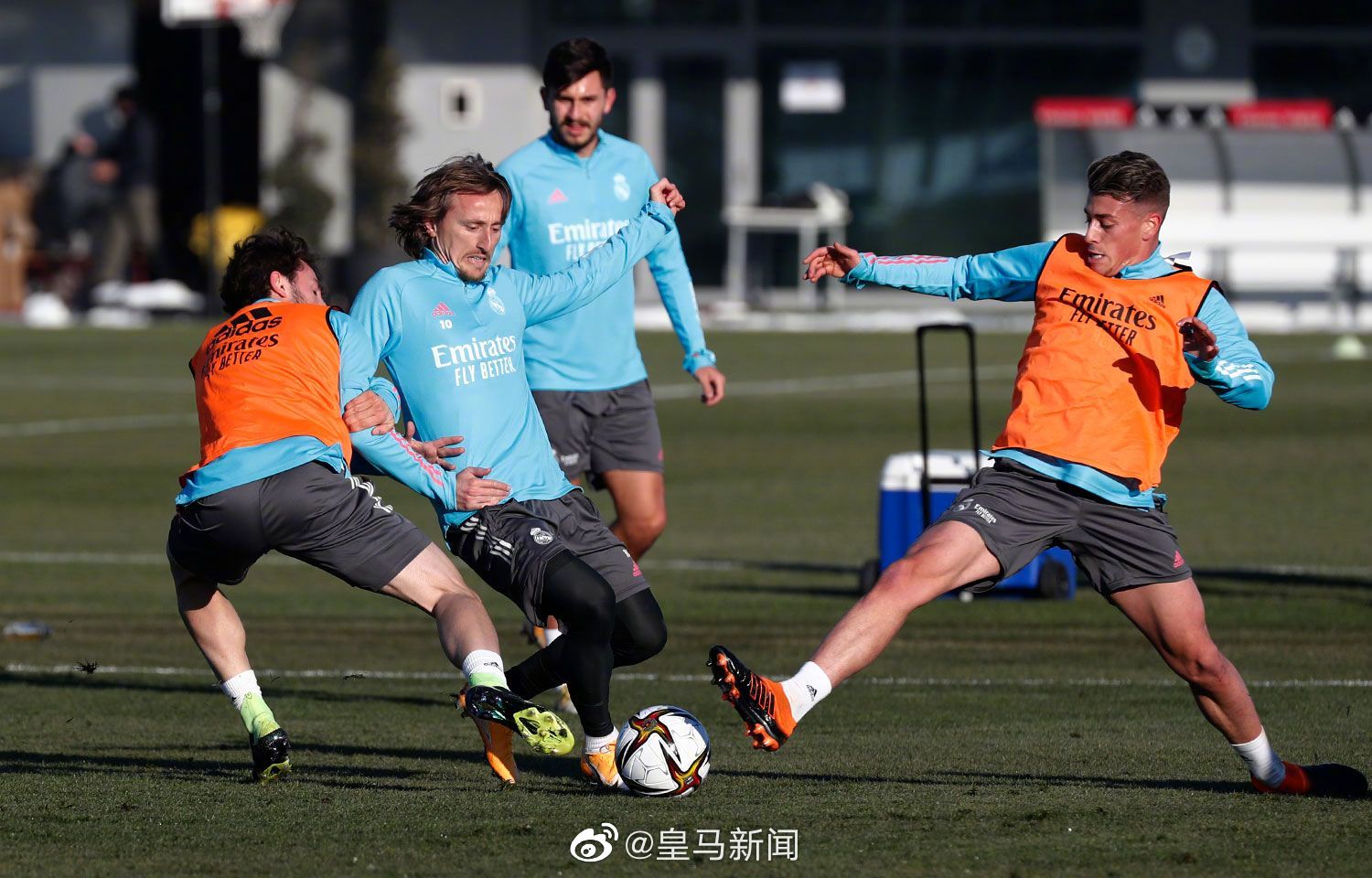 亚博体育官方-今晚底特律活塞备战国王杯，临场应变细节曝光，质疑声仍在，更衣室氛围转暖