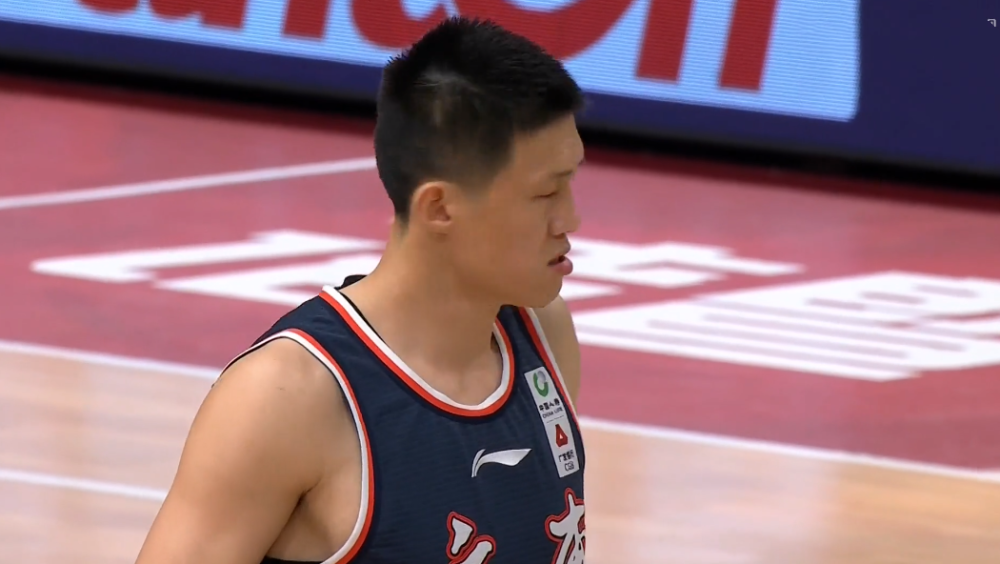 赛前埃因霍温手感冰凉——意大利杯节点到来，话题不断，临场指挥获称赞